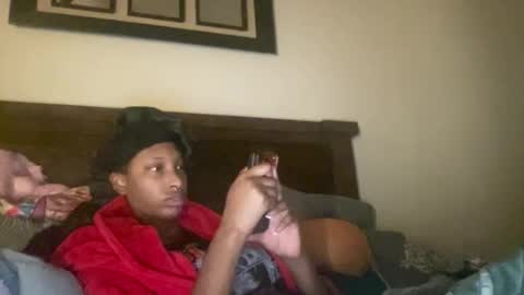 prettyfacefemale online show from April 21, 2:51 am