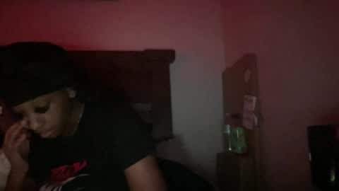 prettyfacefemale online show from August 5, 6:43 am
