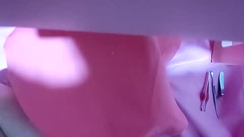 PrettyFeet online show from November 11, 3:36 pm