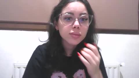 prettyjulliette online show from February 16, 5:11 pm