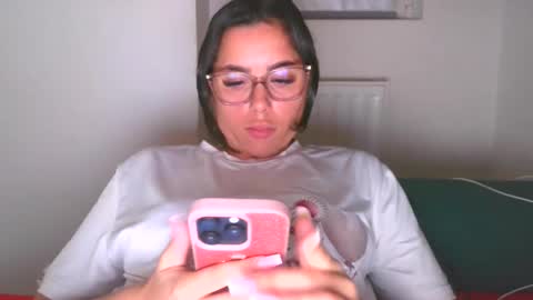 prettyjulliette online show from October 27, 2:39 pm