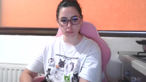 prettyjulliette online show from July 17, 2:08 pm
