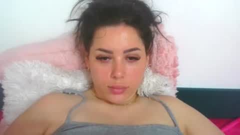 prettyjulliette online show from June 22, 1:51 pm