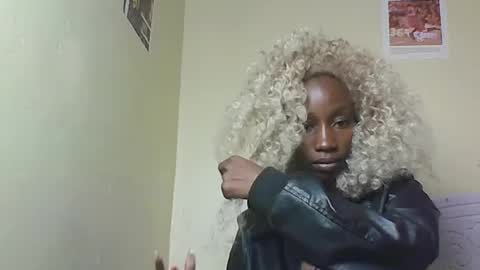 PRETY online show from July 25, 1:36 am