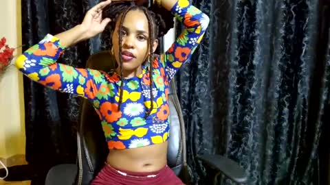 priceless_sexy online show from February 23, 11:36 pm