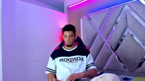 Snapshot of prince_arthur77 chatting on October 22, 1:24 pm prince_arthur77 online show from October 22, 1:24 pm