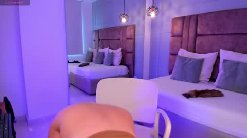 Paris online show from March 7, 2:34 pm