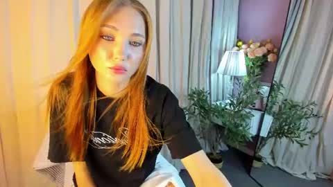 Lily online show from July 22, 1:19 am