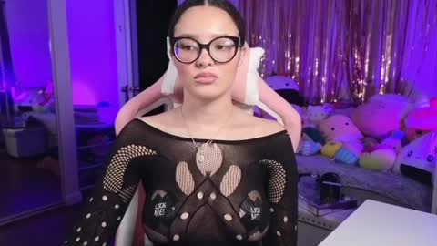 Amber online show from April 9, 8:09 am