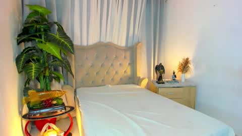 PrincessDONT FORGET TO FOLLOW ME online show from October 26, 2:07 pm