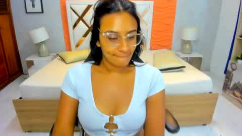 priyastar_ online show from July 25, 9:24 pm