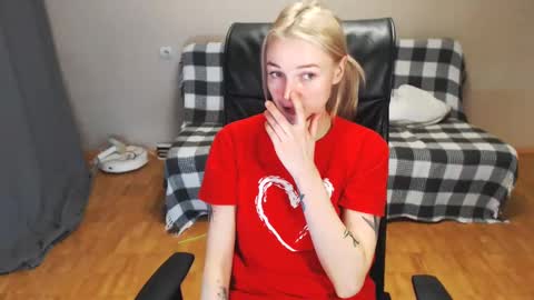 Polly online show from January 12, 12:01 pm