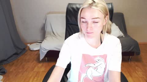 Polly online show from December 14, 2:42 pm