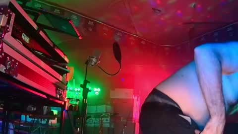 punkrunr083 online show from July 13, 9:24 am