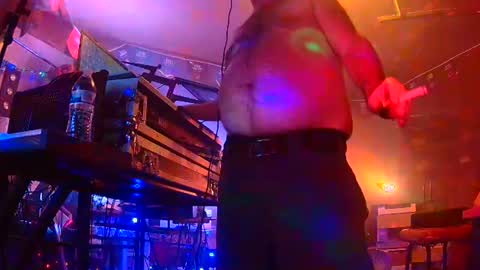 punkrunr083 online show from July 16, 9:01 am