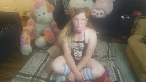 puppygirllovestobeg online show from June 23, 8:00 am