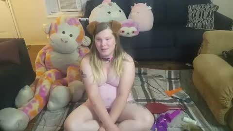 puppygirllovestobeg online show from August 4, 7:26 am
