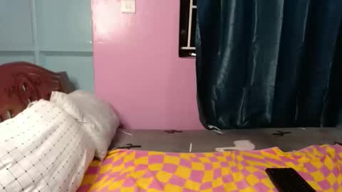 Essy online show from March 28, 7:04 pm