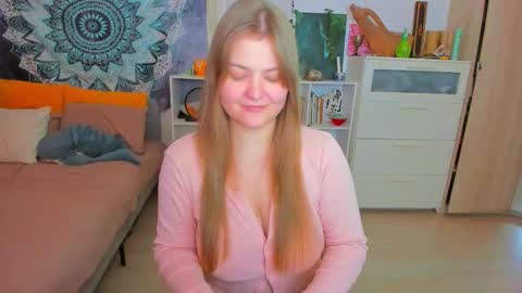 Miss Hanna online show from September 15, 4:08 pm