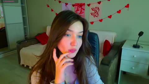 Snapshot of purple_averge chatting on October 18, 6:17 am Bella online show from October 18, 6:17 am