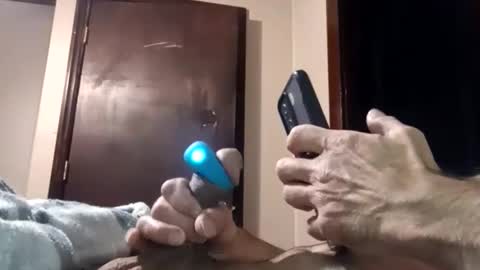 Pussyluver520 online show from April 4, 8:05 pm