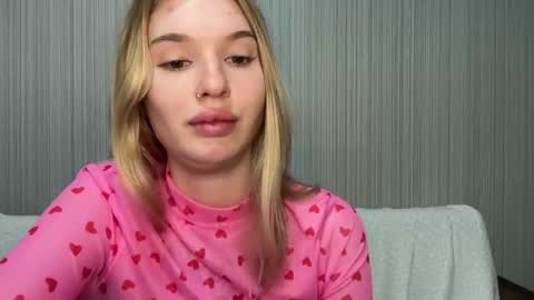 Lina online show from November 3, 7:59 pm