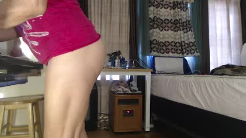 putiputi4u online show from December 30, 4:18 pm