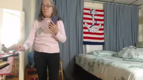 putiputi4u online show from January 18, 9:18 am