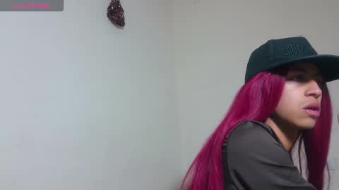 putinaicolls online show from February 8, 7:23 am