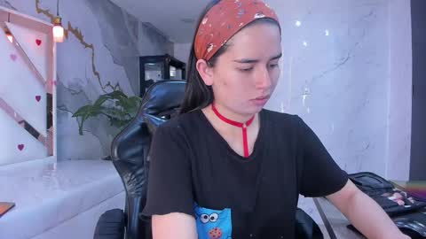 Qetsyah online show from February 19, 1:10 pm