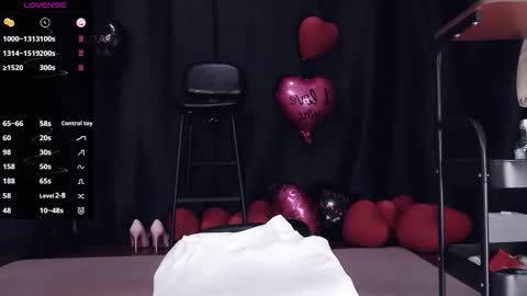 qianqian_ online show from February 14, 11:35 am