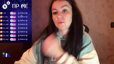 L online show from November 3, 9:49 pm