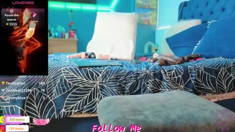 Queen And King online show from March 11, 7:58 pm