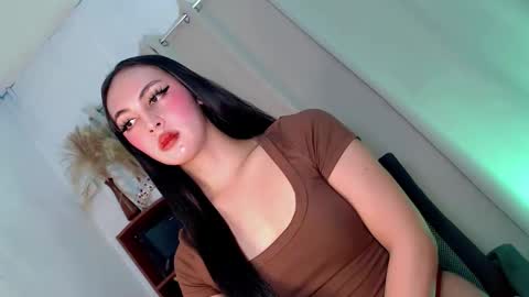 queen_danaya online show from March 22, 1:20 am