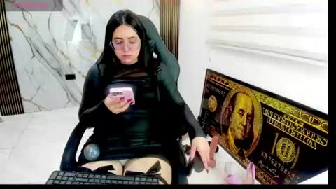 queen_findom1 online show from July 23, 5:38 am