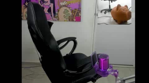 queen_findom1 online show from February 3, 6:22 am