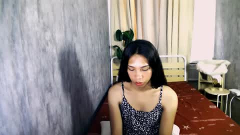 queen_gia online show from April 8, 7:11 am