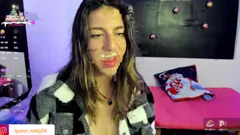 queen_natttyy online show from December 14, 5:40 am