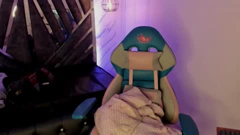   online show from September 19, 11:47 am