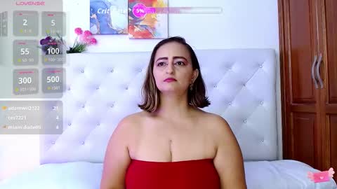 queendesiree_ online show from January 15, 8:06 pm