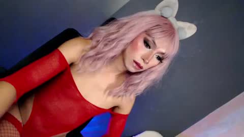 just call me QUEEN and ill be there online show from July 12, 7:28 pm