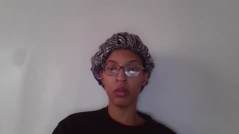 queenlavish online show from November 10, 8:33 pm