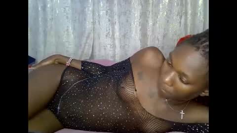queenluiza199400 online show from May 27, 9:23 pm