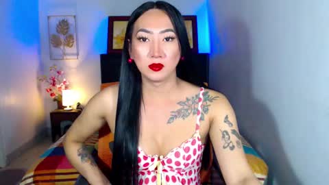 QUEEN online show from February 4, 5:10 am