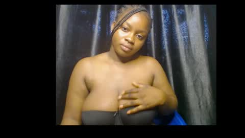 Snapshot of queenofalltest chatting on October 20, 9:58 am Zoey online show from October 20, 9:58 am