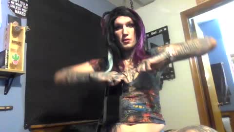 queenofdestruction online show from August 10, 12:59 am