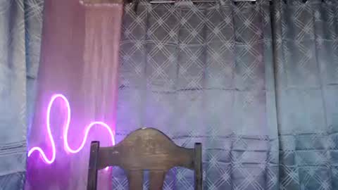 queenpinayebony_xx online show from April 19, 1:01 pm