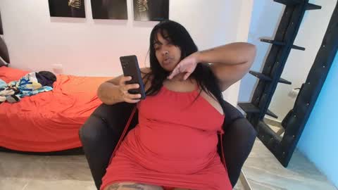 queensquirt27 online show from October 6, 3:57 am