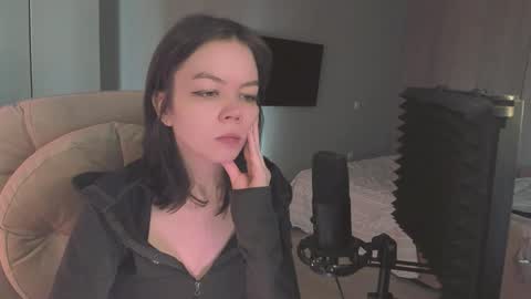 quietluxury online show from March 15, 1:25 pm