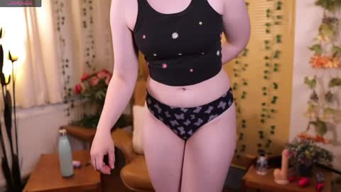 QuinnMonroe online show from June 5, 6:46 pm